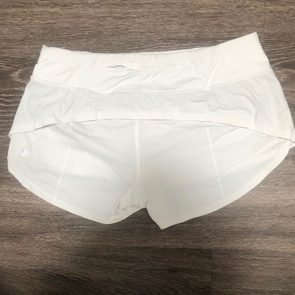 Lululemon x BANTAMS SWIMMING & DIVING White Speed Up Shorts 6 Regular - Picture 3 of 7